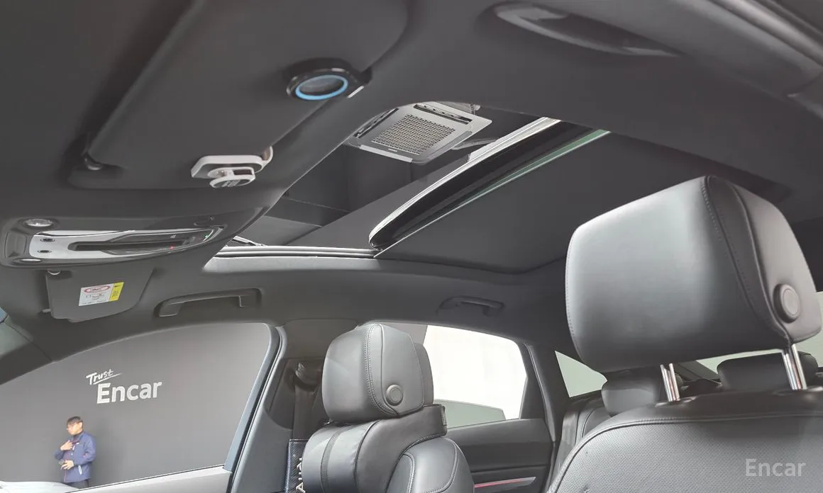 Фото 19 - Audi e-tron