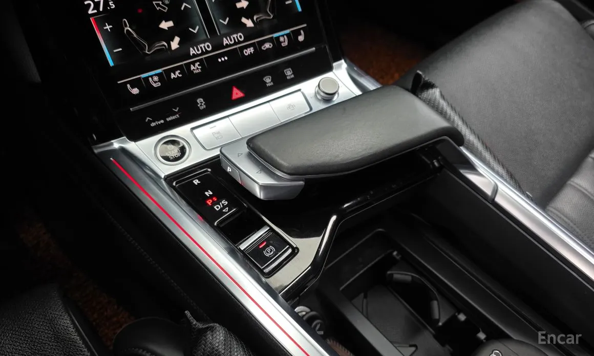 Фото 9 - Audi e-tron