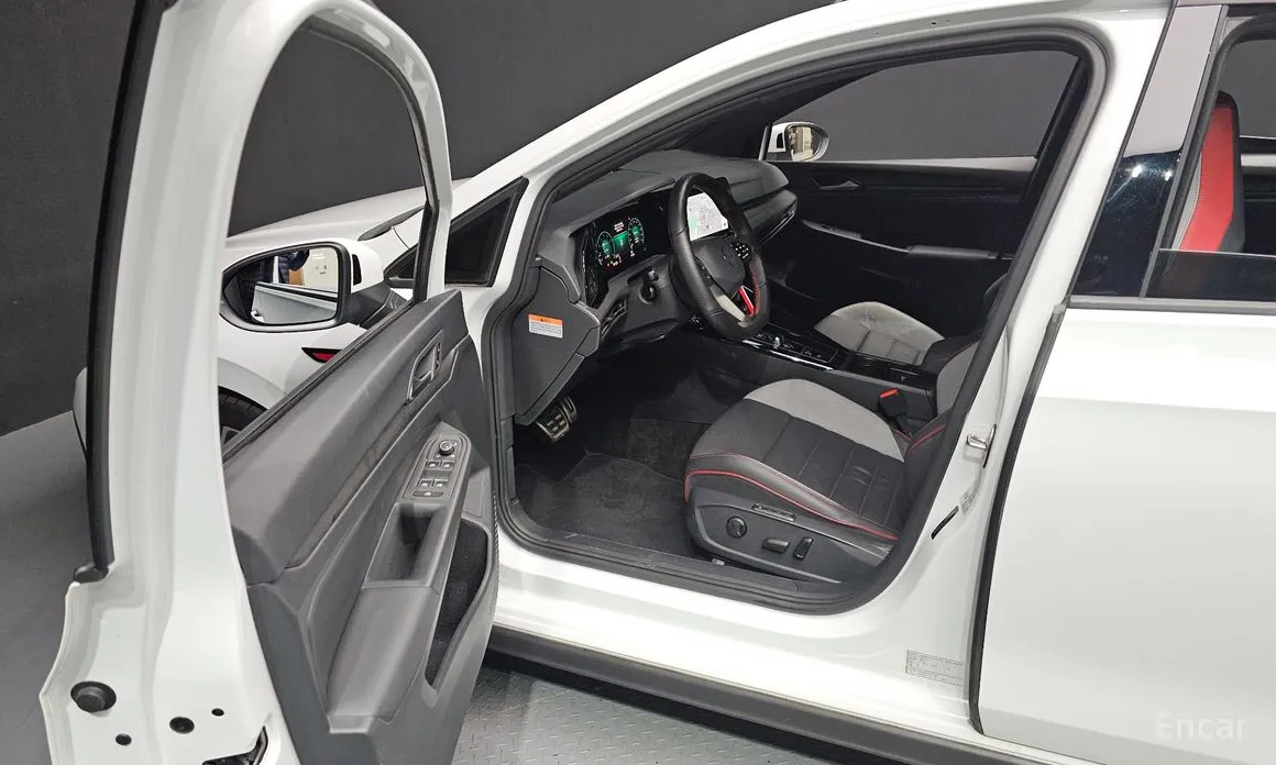 Фото 10 - Volkswagen Golf