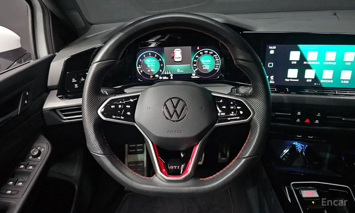 Фото 13 - Volkswagen Golf