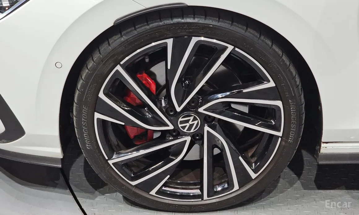 Фото 5 - Volkswagen Golf