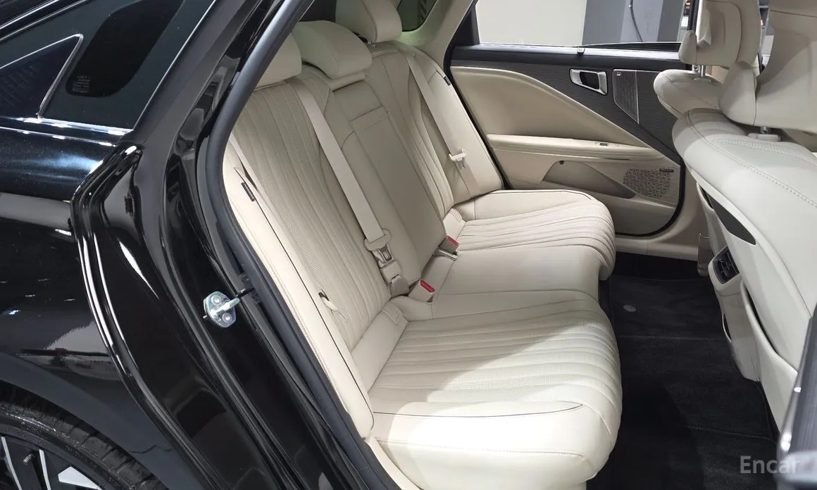 Фото 11 - Kia K8