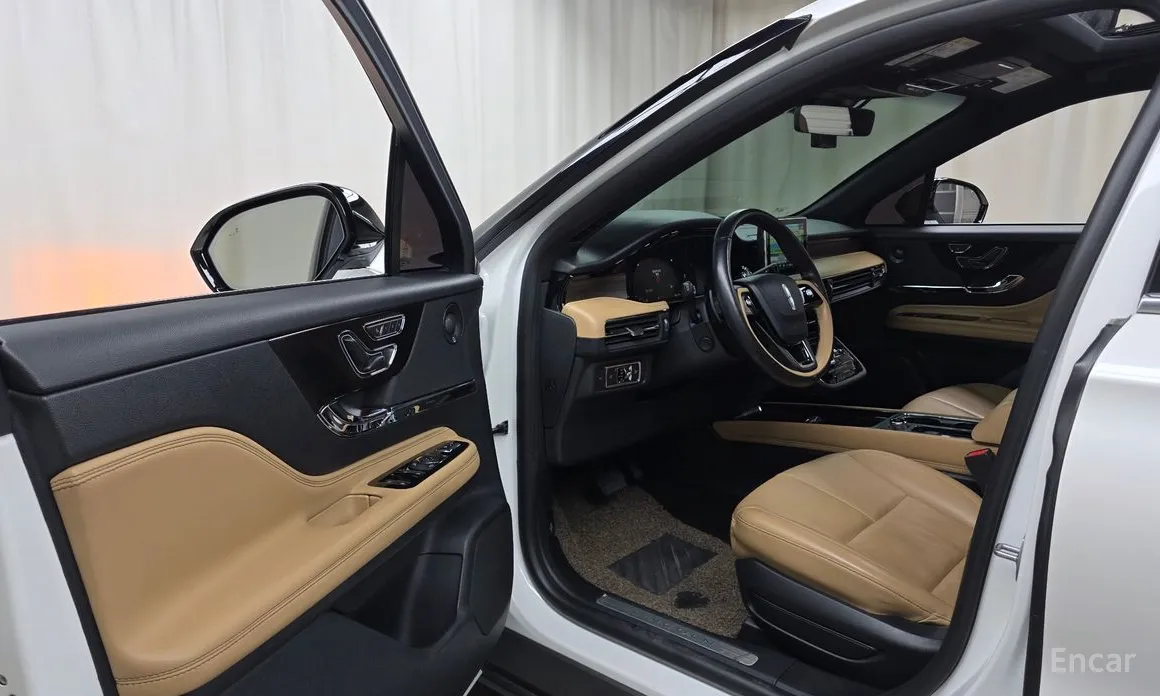 Фото 10 - Lincoln Corsair