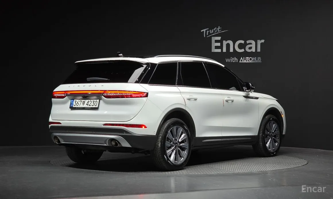 Фото 2 - Lincoln Corsair