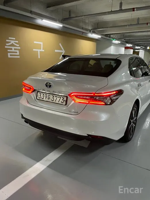 Фото 4 - Toyota Camry