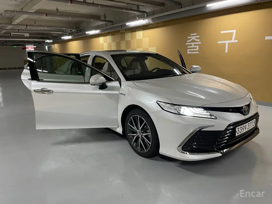 Фото 5 - Toyota Camry