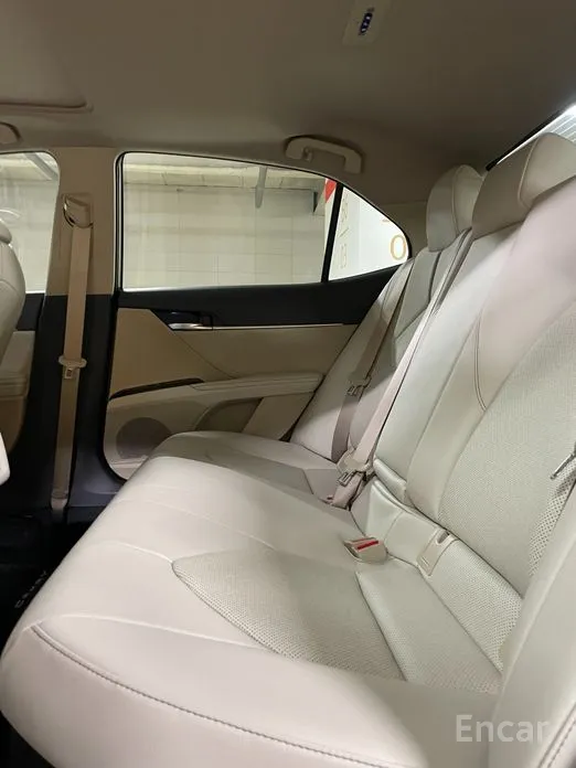 Фото 7 - Toyota Camry