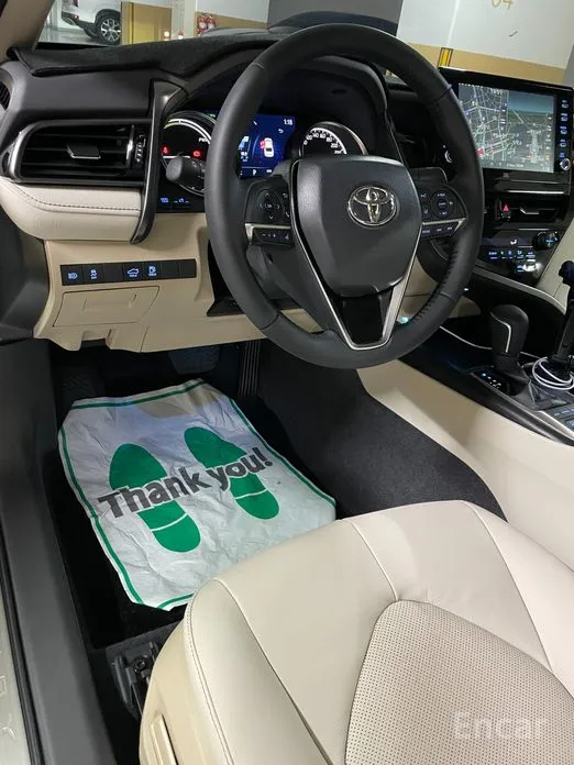 Фото 8 - Toyota Camry