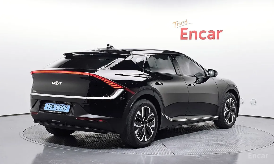 Фото 2 - Kia EV6