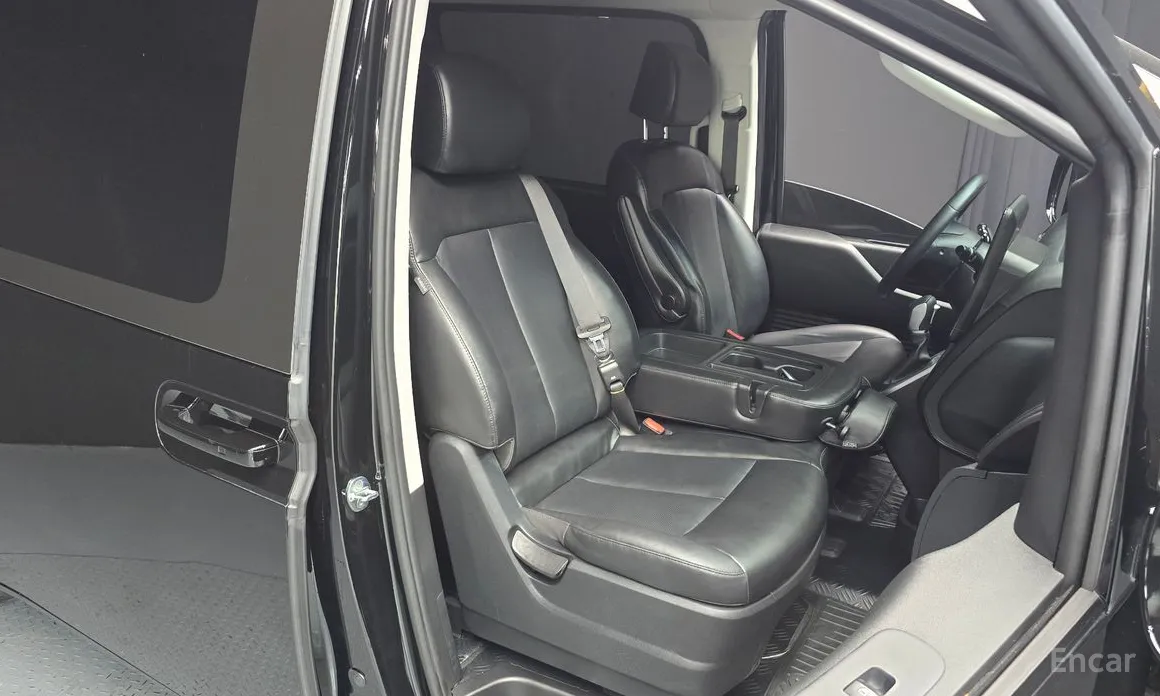 Фото 12 - Hyundai Staria