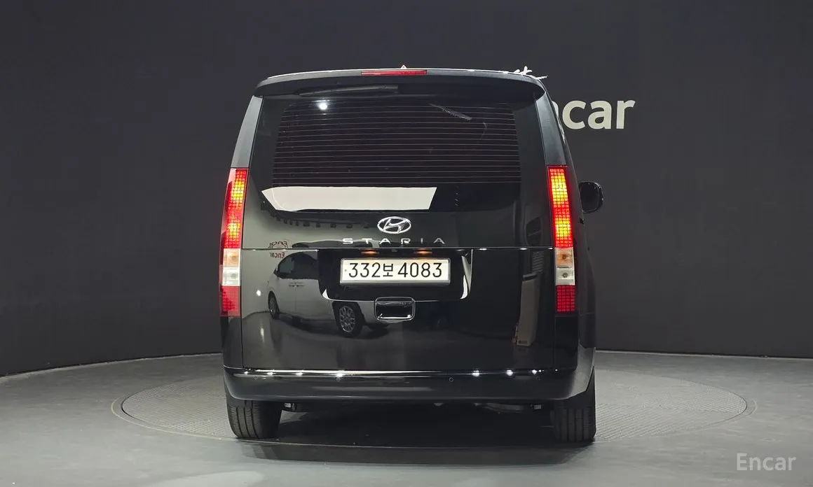 Фото 4 - Hyundai Staria