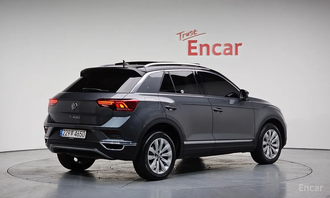 Фото 2 - Volkswagen T-Roc