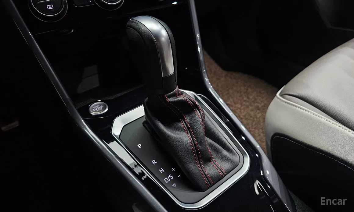 Фото 9 - Volkswagen T-Roc