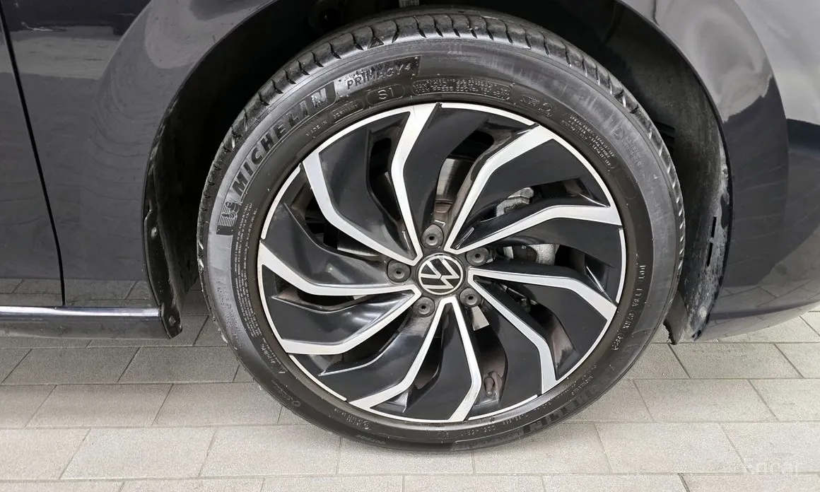 Фото 5 - Volkswagen Golf