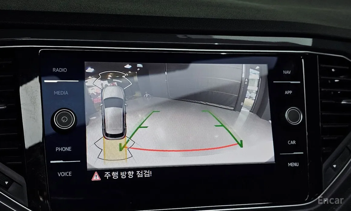 Фото 15 - Volkswagen T-Roc