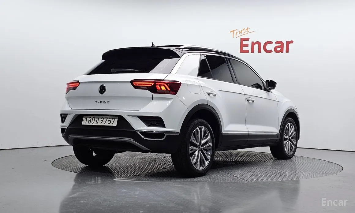 Фото 2 - Volkswagen T-Roc