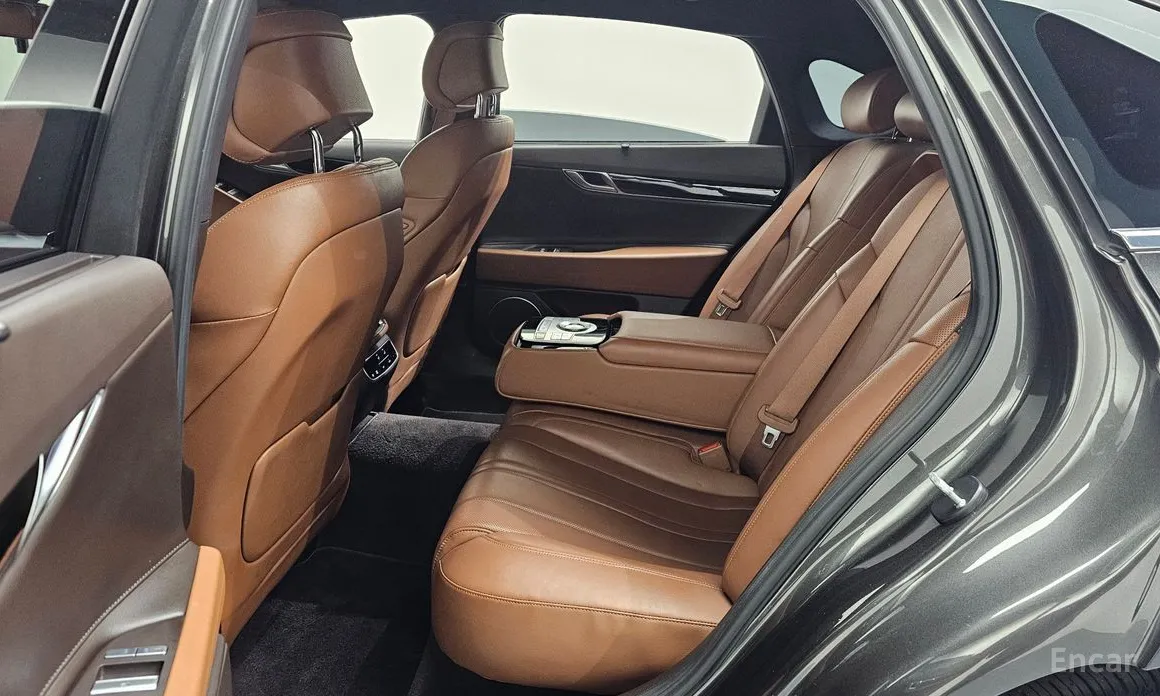 Фото 12 - Genesis G80