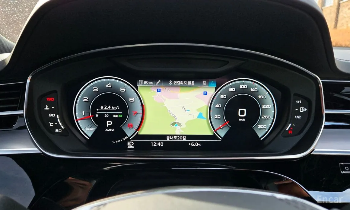 Фото 10 - Audi A8