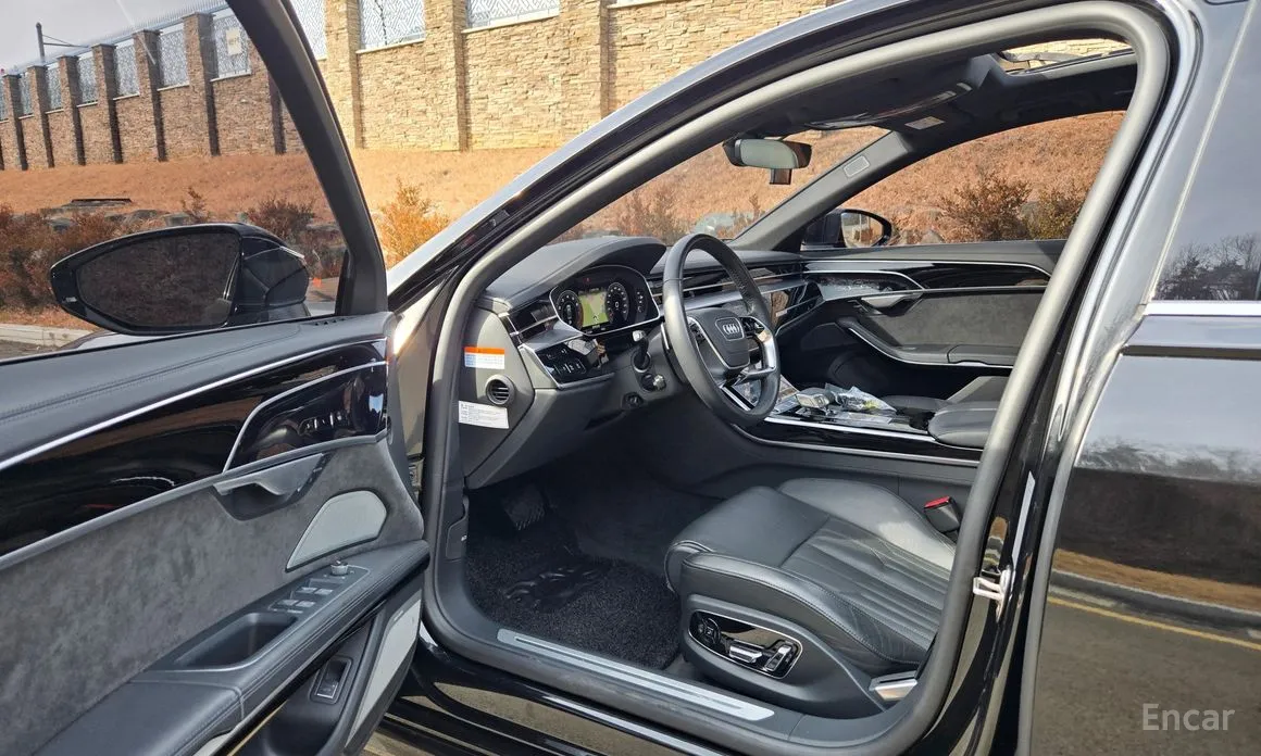 Фото 14 - Audi A8