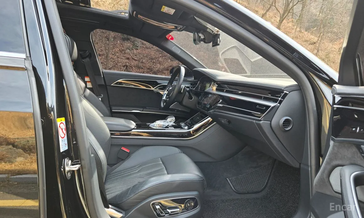 Фото 18 - Audi A8