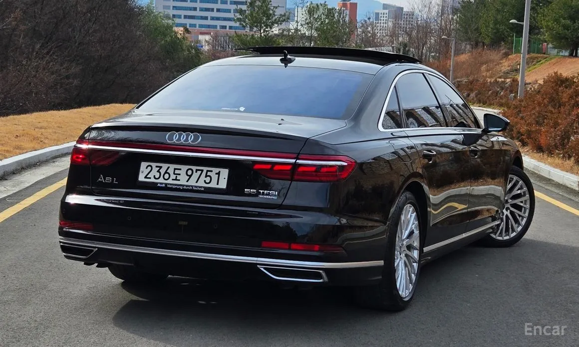 Фото 2 - Audi A8