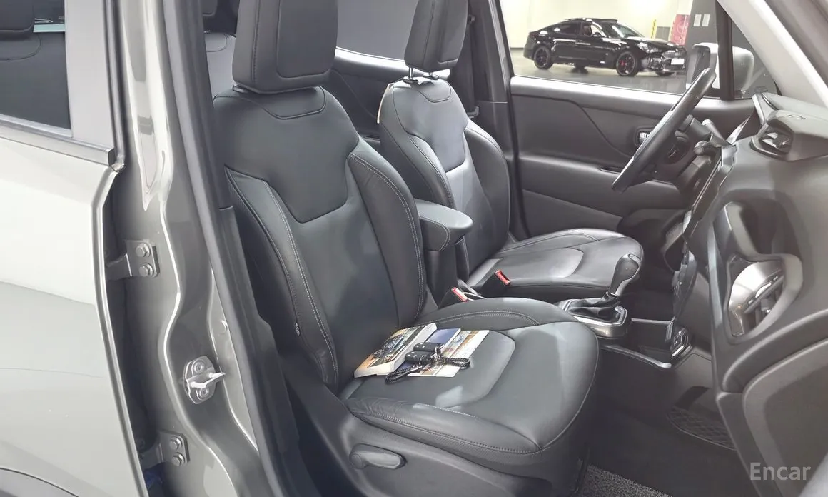 Фото 10 - Jeep Renegade