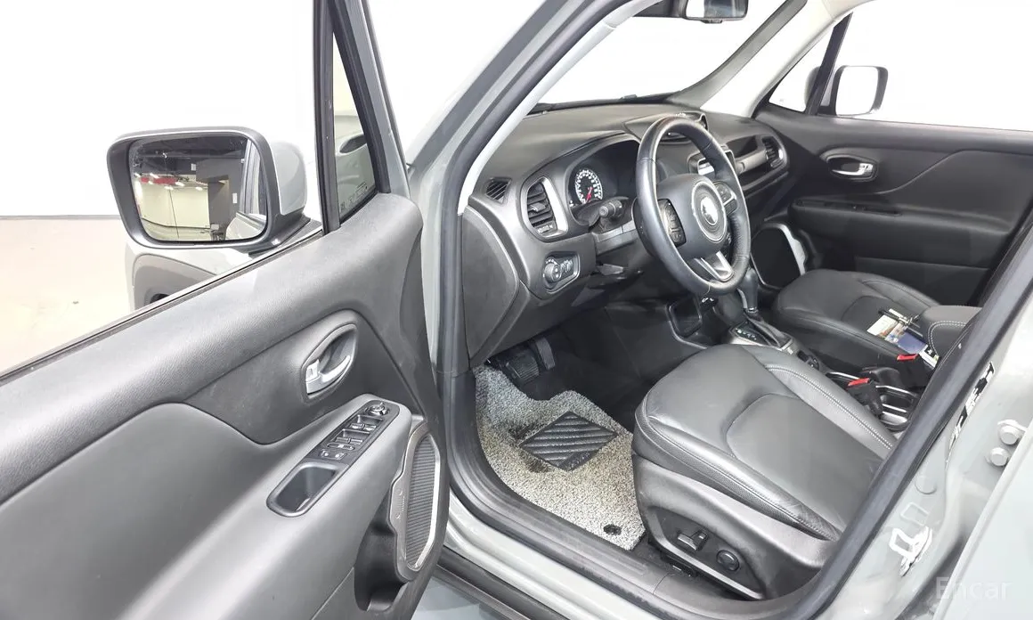 Фото 11 - Jeep Renegade