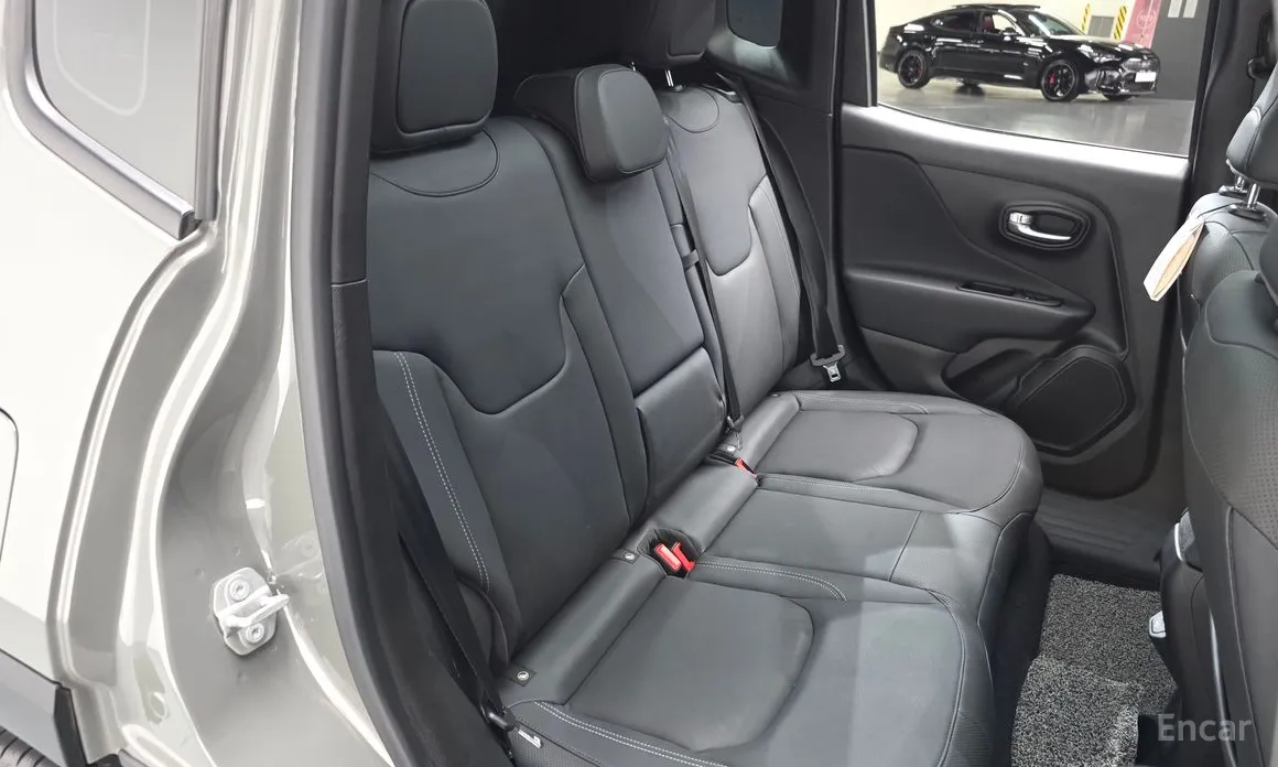 Фото 12 - Jeep Renegade