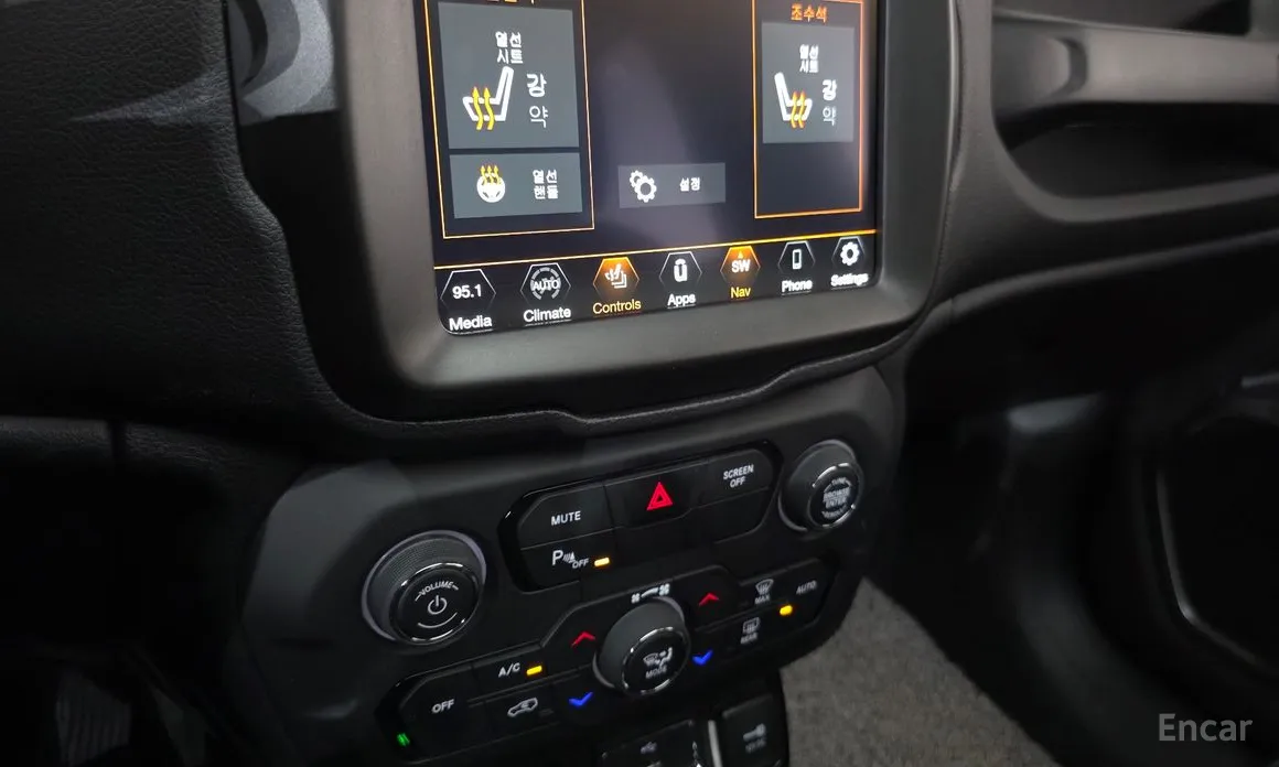 Фото 16 - Jeep Renegade