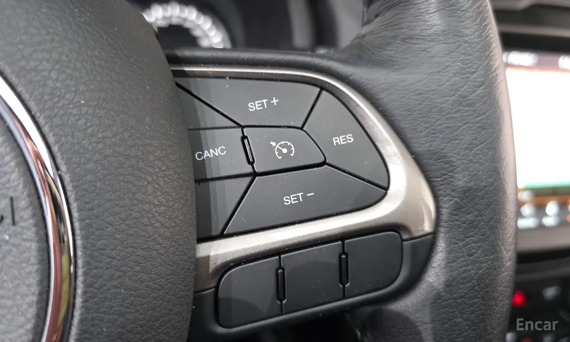 Фото 19 - Jeep Renegade