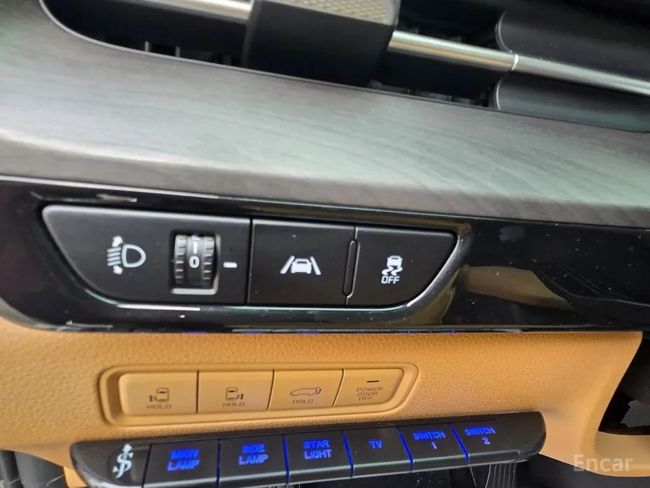 Фото 12 - Kia Carnival