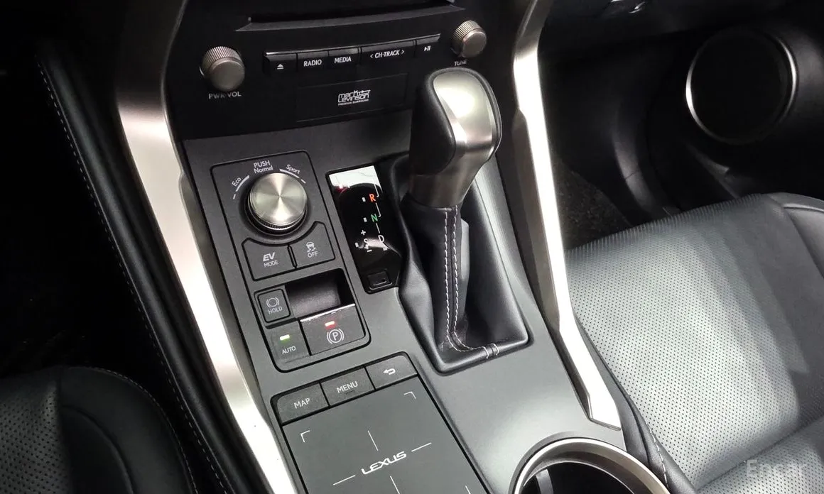 Фото 9 - Lexus NX