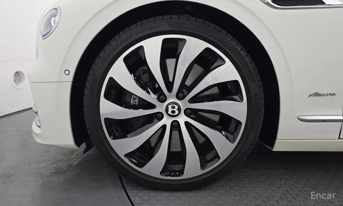 Фото 5 - Bentley Flying Spur