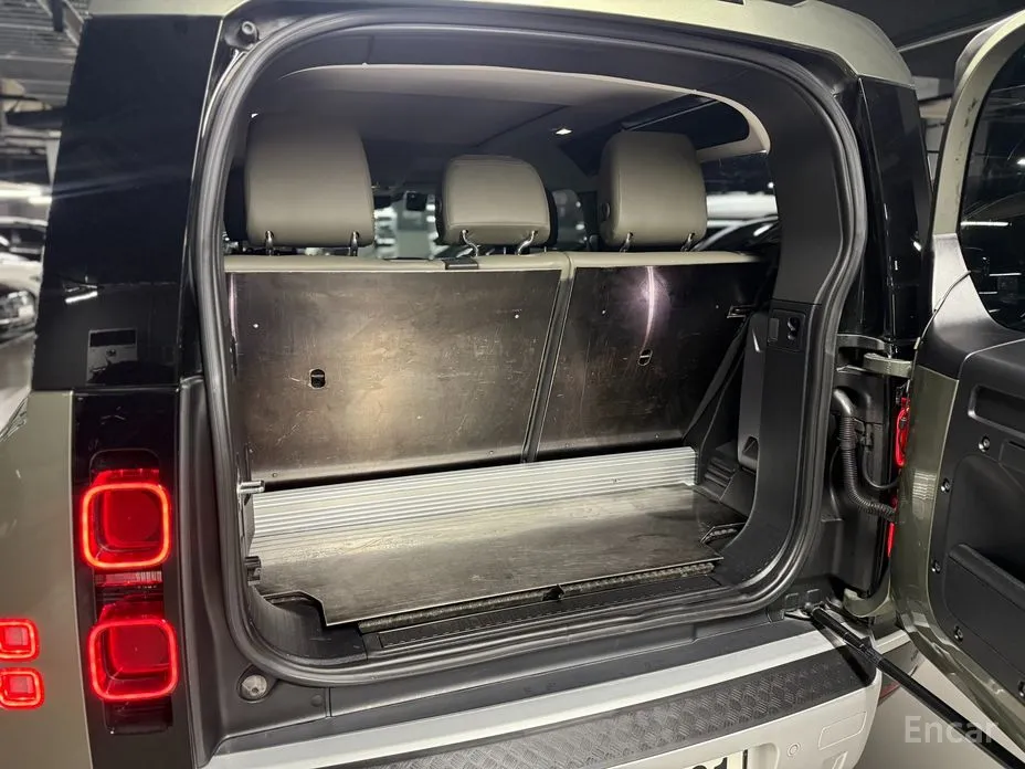 Фото 10 - Land Rover Defender