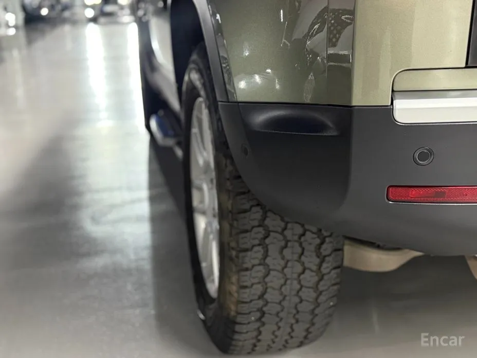 Фото 20 - Land Rover Defender