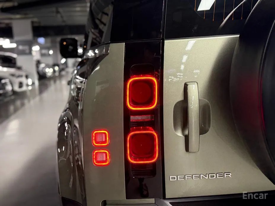 Фото 6 - Land Rover Defender