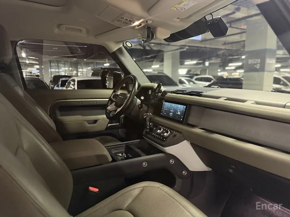 Фото 8 - Land Rover Defender