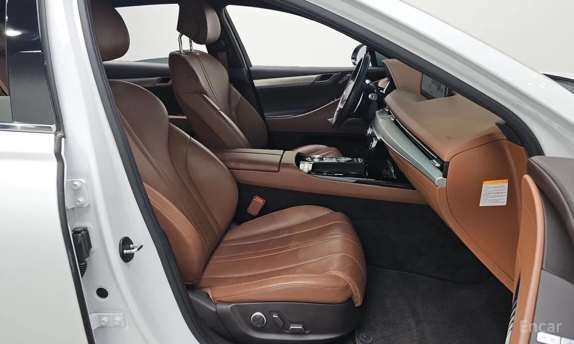 Фото 11 - Genesis G80