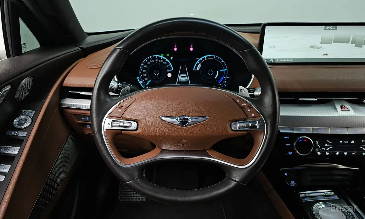 Фото 13 - Genesis G80