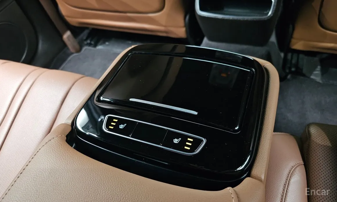 Фото 19 - Genesis G80