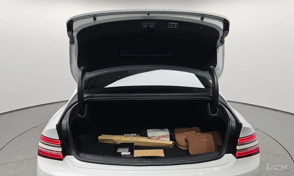 Фото 20 - Genesis G80