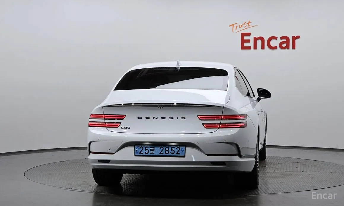 Фото 4 - Genesis G80