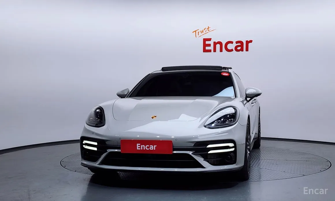 Фото 3 - Porsche Panamera