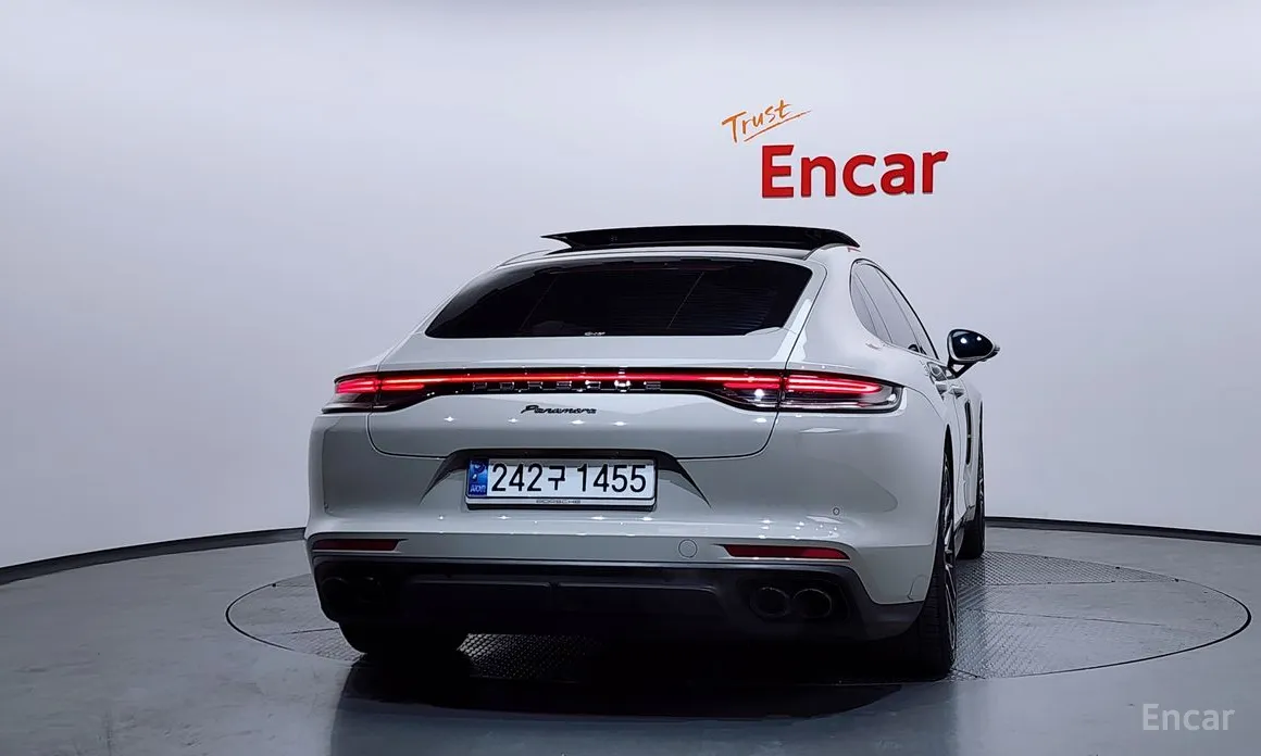 Фото 4 - Porsche Panamera