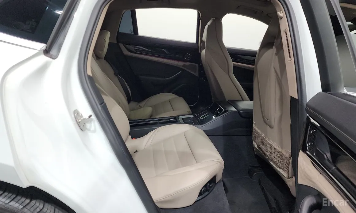 Фото 12 - Porsche Panamera