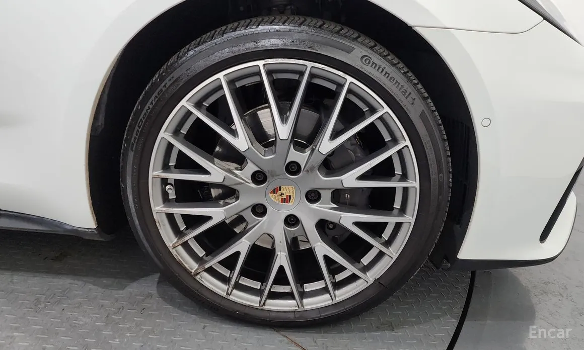 Фото 5 - Porsche Panamera