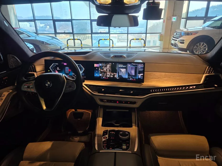 Фото 12 - BMW X7