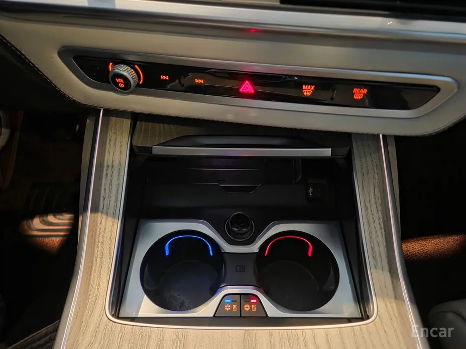 Фото 17 - BMW X7