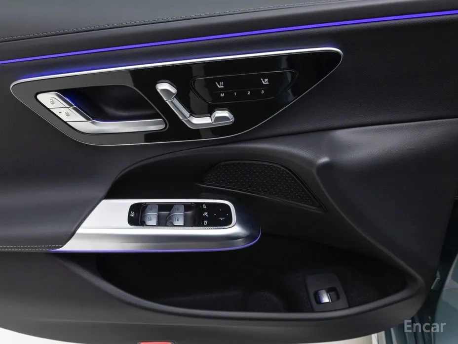 Фото 10 - Mercedes-Benz E-Class