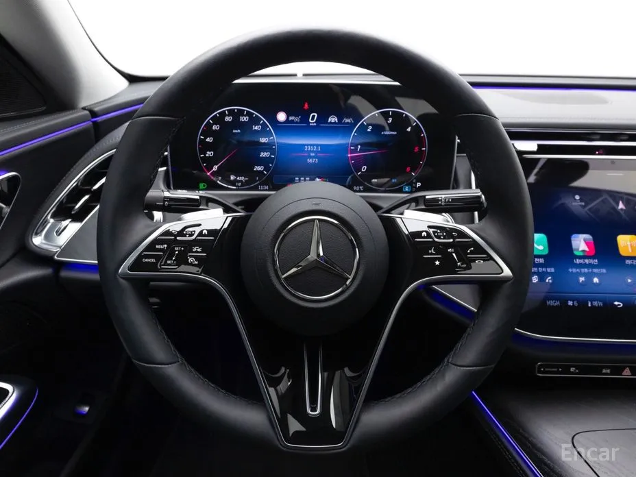 Фото 16 - Mercedes-Benz E-Class